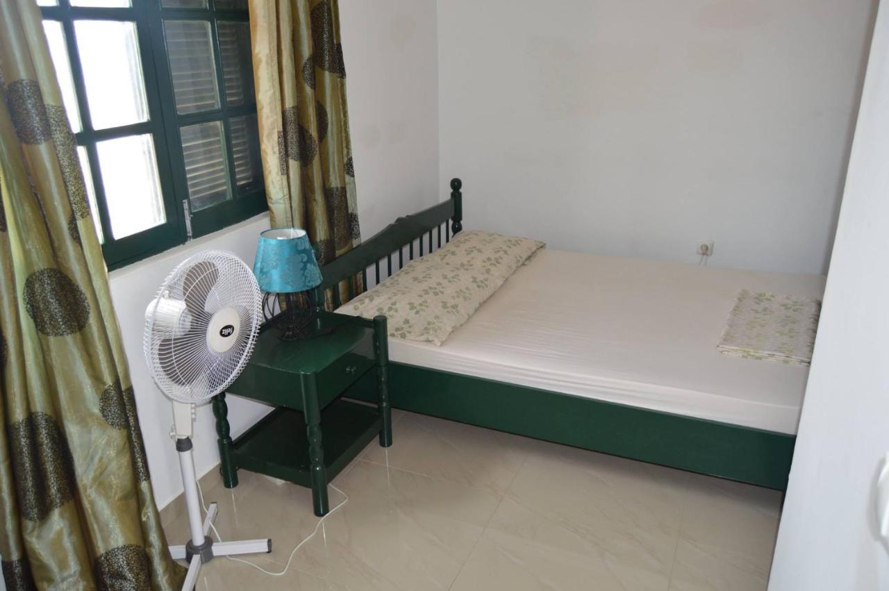 Apartamento T1 Mobiliado Com Wi-Fi Πράγια Εξωτερικό φωτογραφία